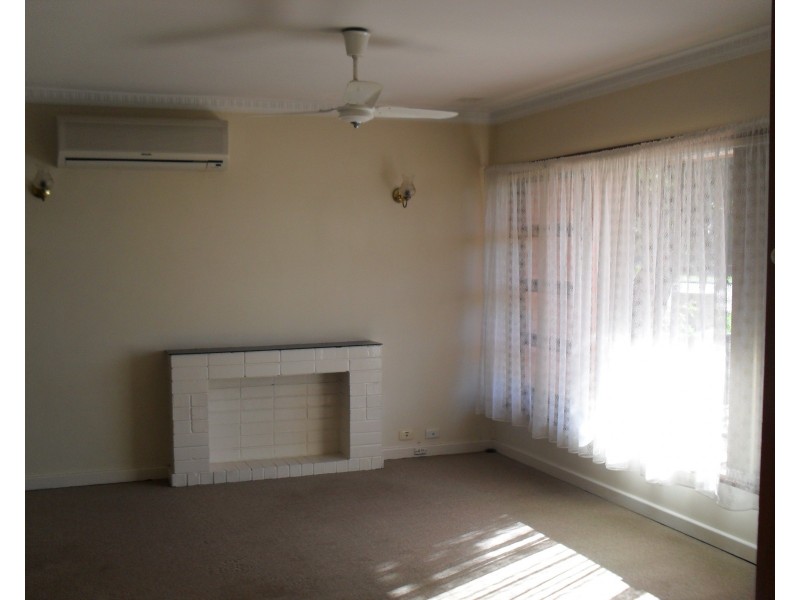 48 Spring Road, Thornlie WA 6108