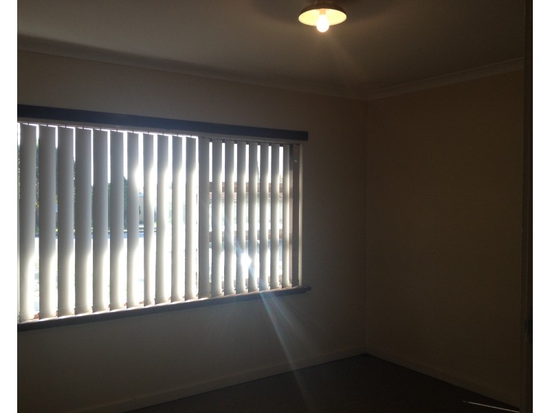 48 Spring Road, Thornlie WA 6108