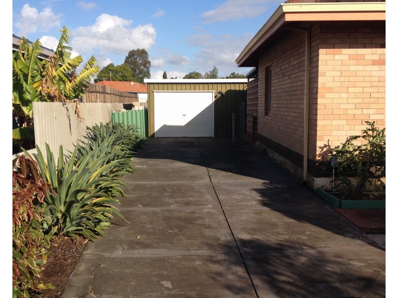 48 Spring Road, Thornlie WA 6108