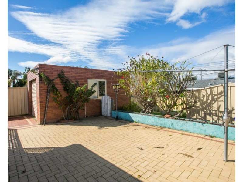 64A Amanda Drive, Camillo WA 6111