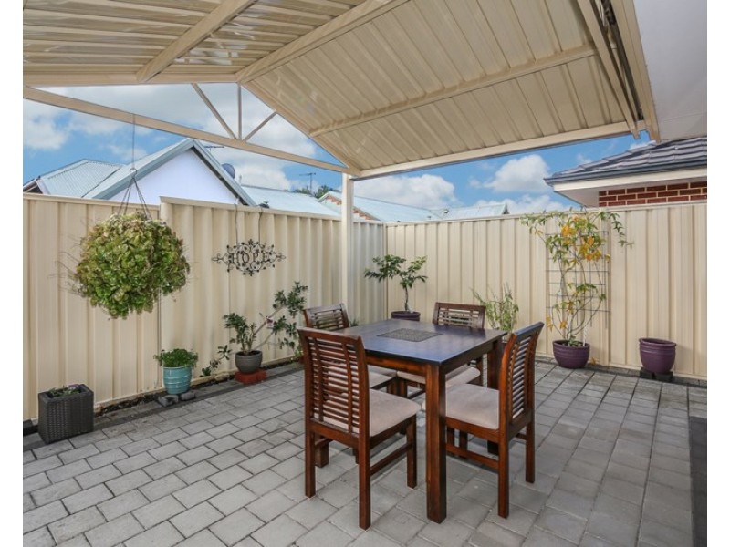 2/102 Westfield Road, Kelmscott WA 6111