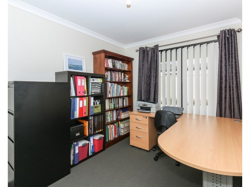 2/102 Westfield Road, Kelmscott WA 6111