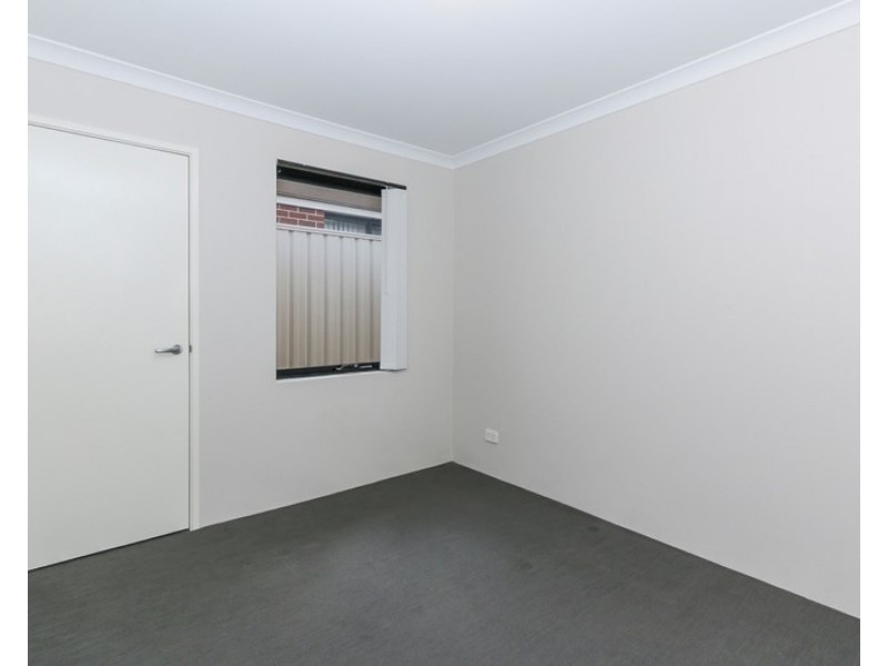 2/102 Westfield Road, Kelmscott WA 6111