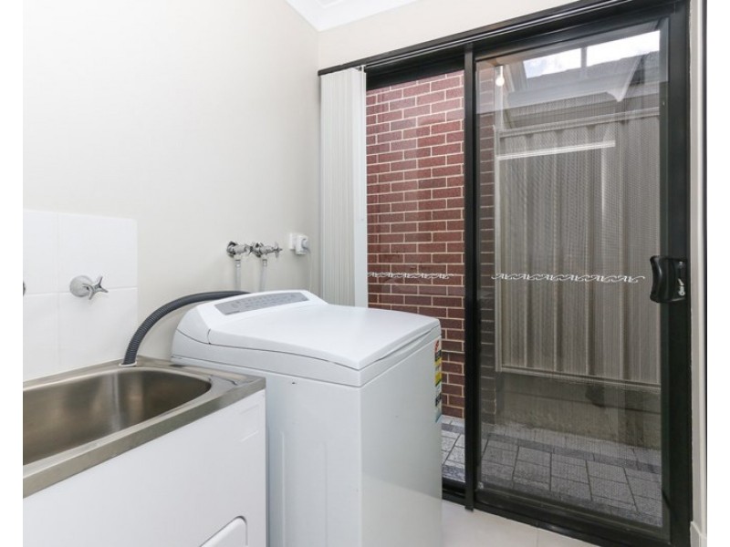 2/102 Westfield Road, Kelmscott WA 6111