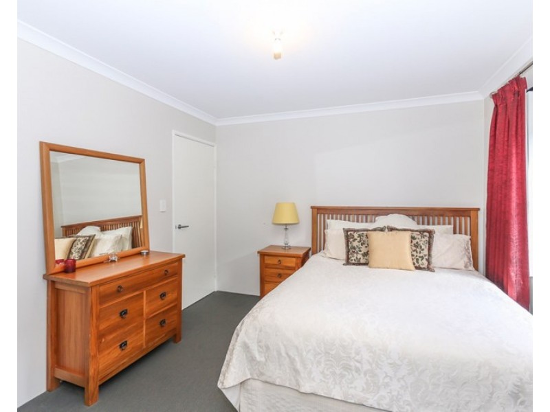 2/102 Westfield Road, Kelmscott WA 6111