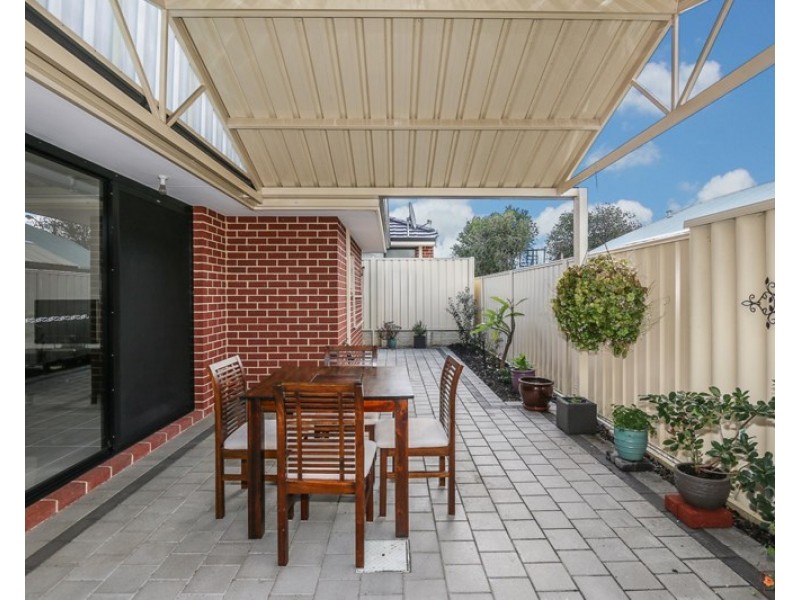 2/102 Westfield Road, Kelmscott WA 6111