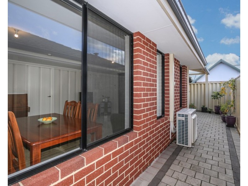 2/102 Westfield Road, Kelmscott WA 6111