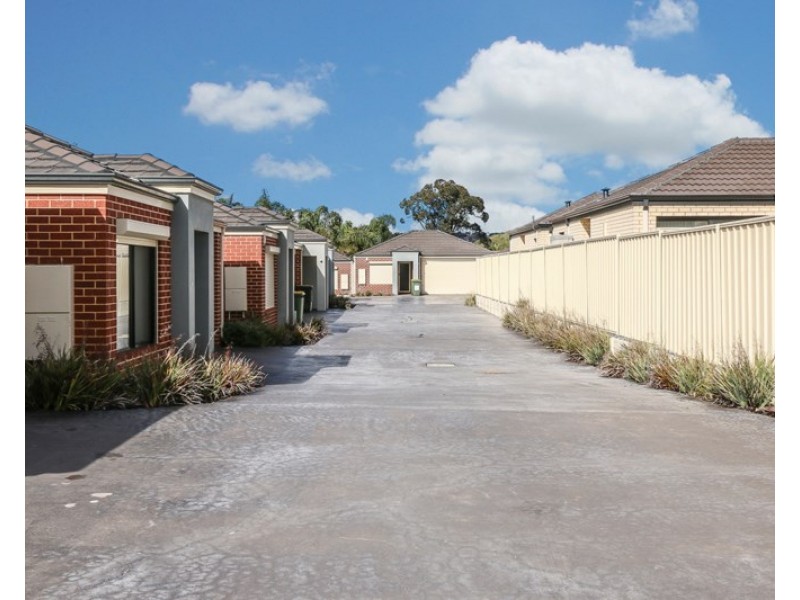 2/102 Westfield Road, Kelmscott WA 6111