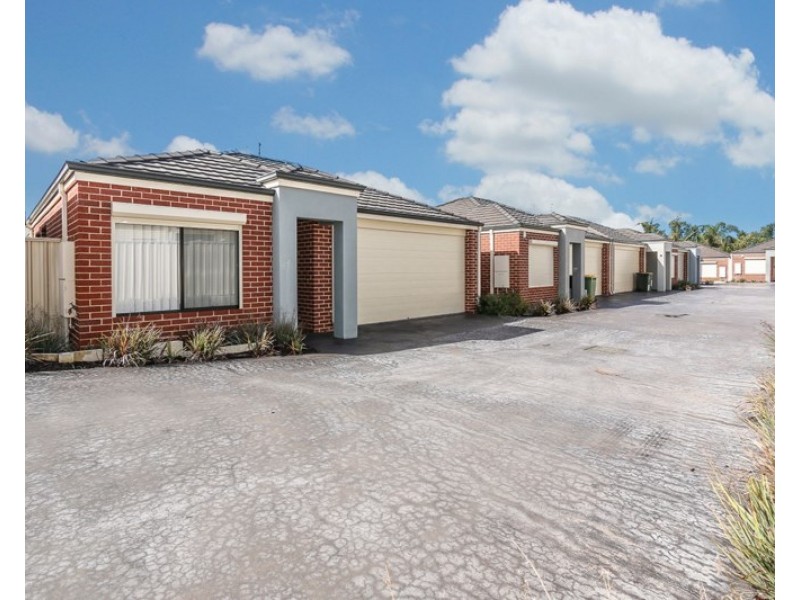 2/102 Westfield Road, Kelmscott WA 6111