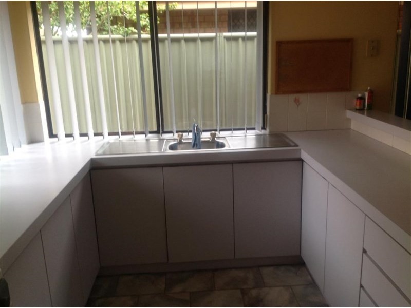 12/93 seventh Road, Armadale WA 6112