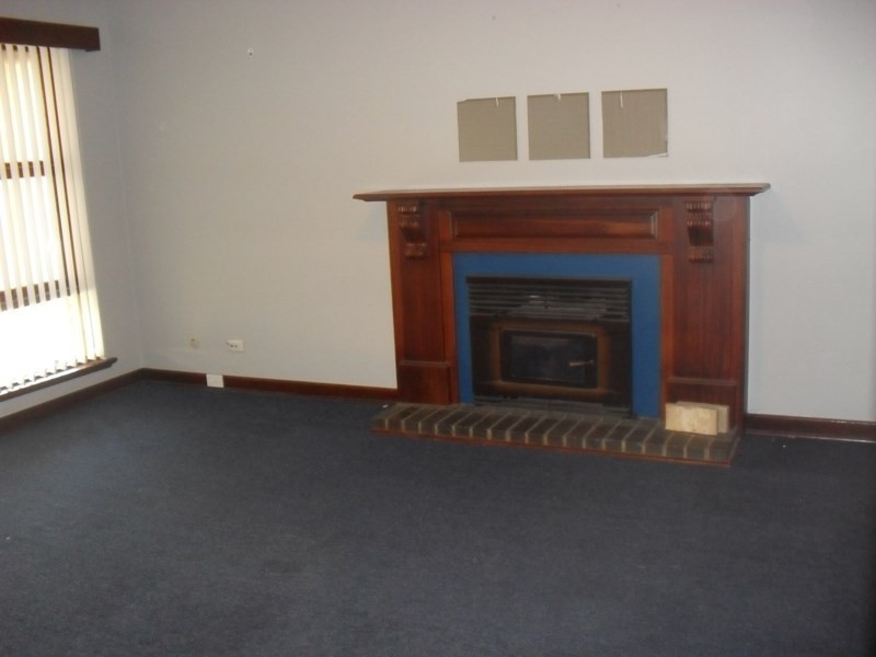 2 Rex Street, Gosnells WA 6110