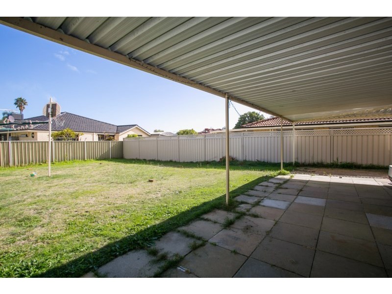 11 Lauterbach Drive, Gosnells WA 6110