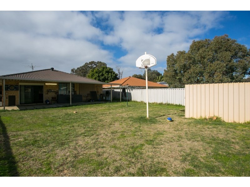 11 Lauterbach Drive, Gosnells WA 6110
