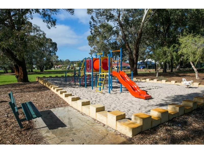 11 Lauterbach Drive, Gosnells WA 6110