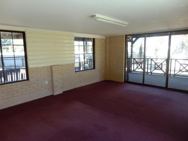 314 Kenwick Road, Maddington WA 6109