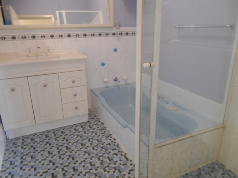 14 Gosnells Road West, Maddington WA 6109