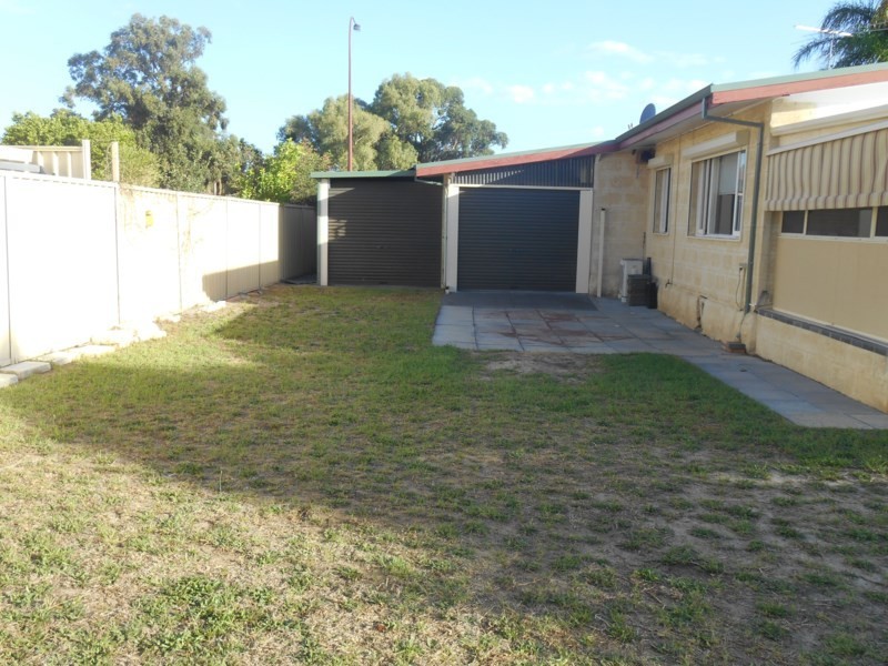14 Gosnells Road West, Maddington WA 6109