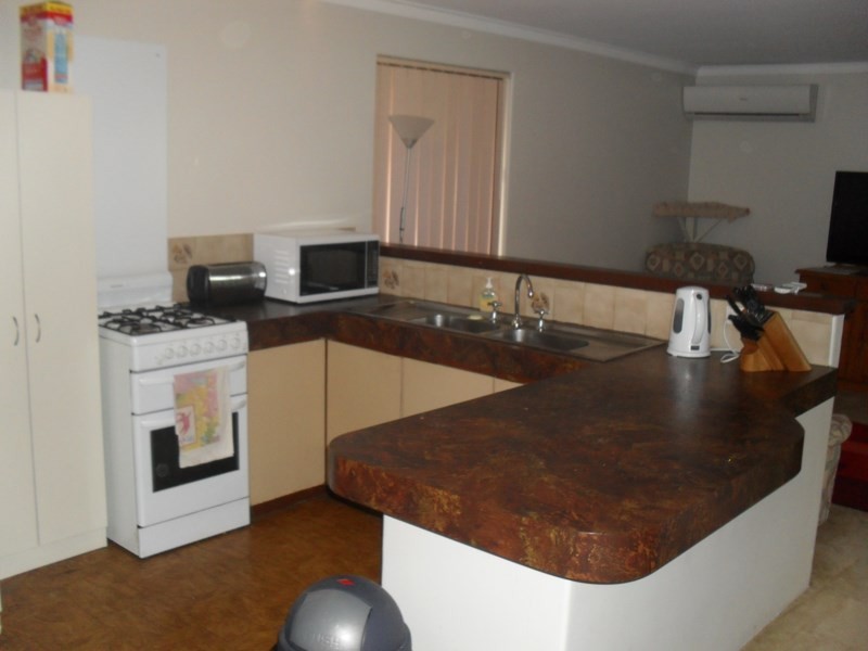 6 Grundy Way, Thornlie WA 6108