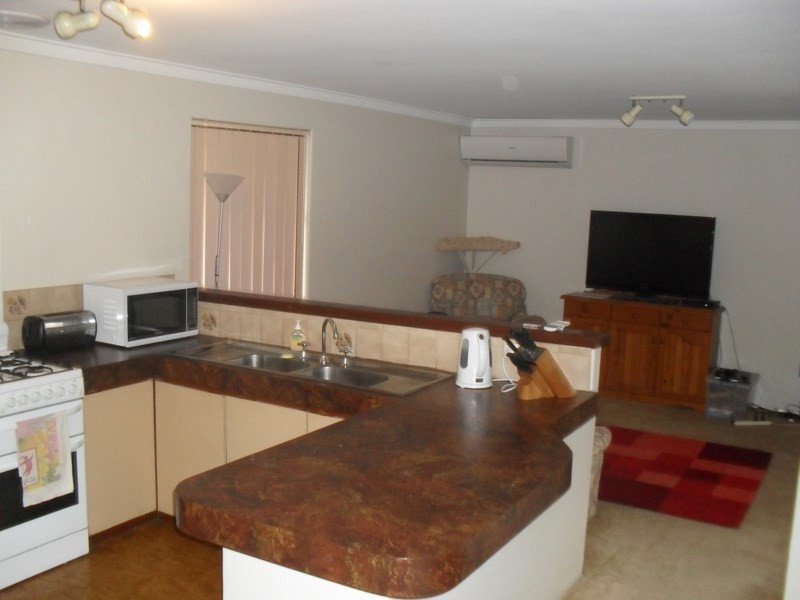 6 Grundy Way, Thornlie WA 6108