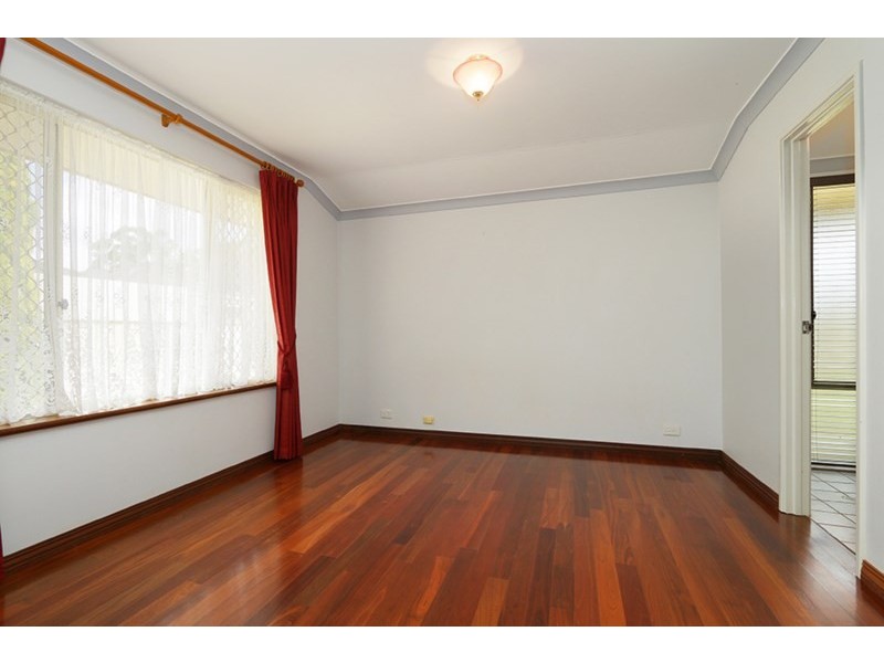 15 Akma Court, Maddington WA 6109