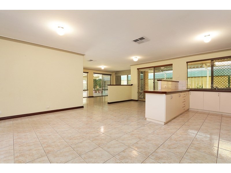 15 Akma Court, Maddington WA 6109