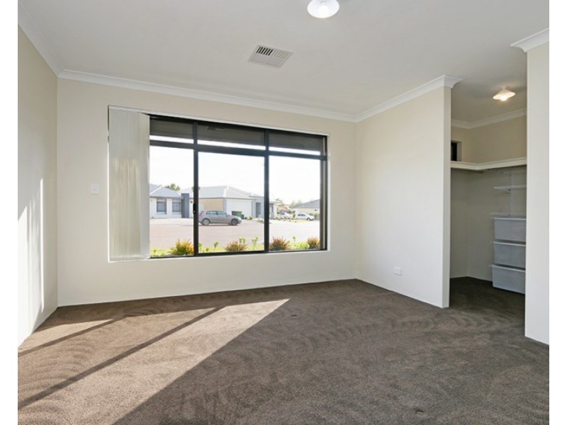 8 Elba Place, Thornlie WA 6108