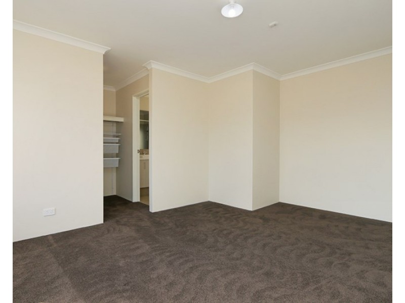 8 Elba Place, Thornlie WA 6108