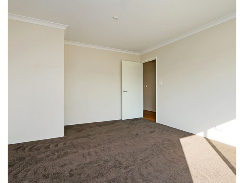 8 Elba Place, Thornlie WA 6108