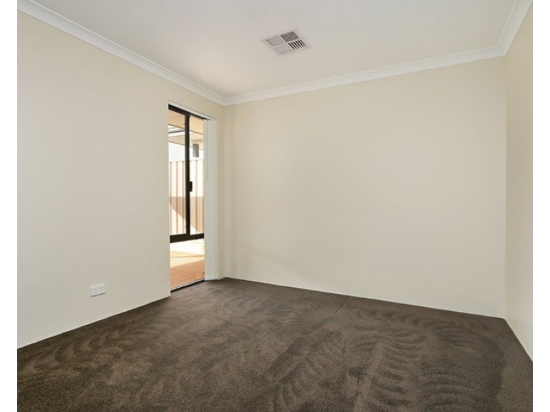 8 Elba Place, Thornlie WA 6108