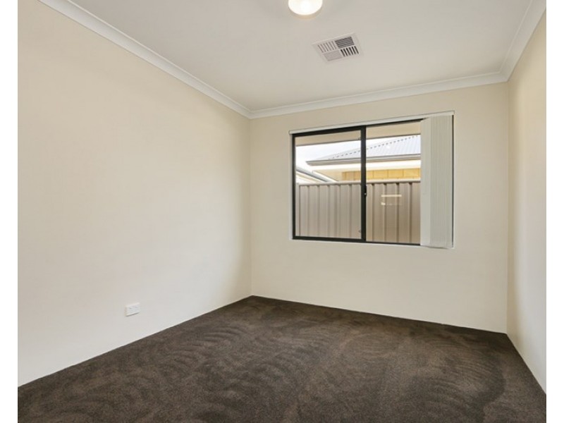 8 Elba Place, Thornlie WA 6108