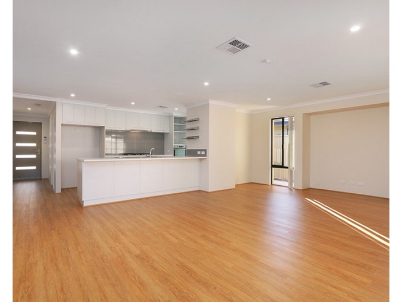 8 Elba Place, Thornlie WA 6108