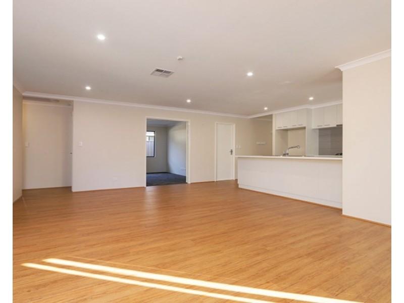 8 Elba Place, Thornlie WA 6108