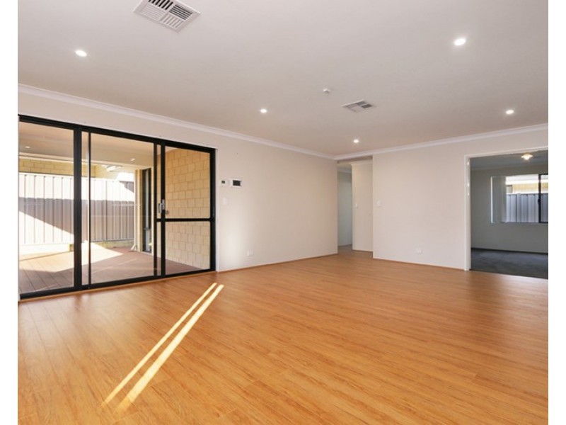 8 Elba Place, Thornlie WA 6108