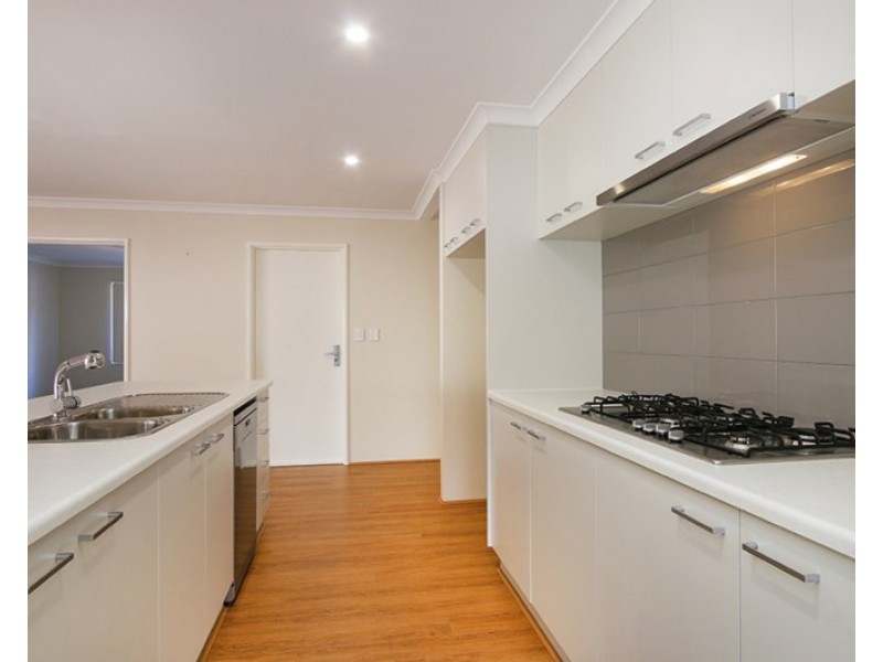 8 Elba Place, Thornlie WA 6108