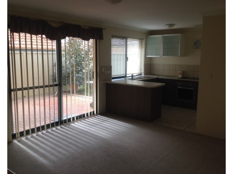 10/51 Third Avenue, Kelmscott WA 6111