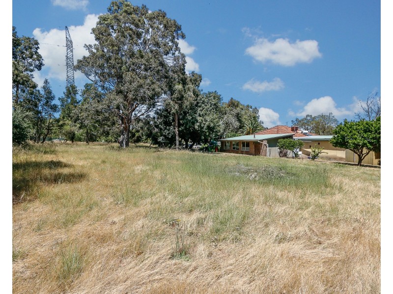 14 McKenzie Grove, Kelmscott WA 6111