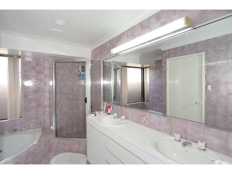 3 Viscount Court, Thornlie WA 6108