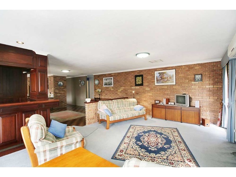 3 Viscount Court, Thornlie WA 6108