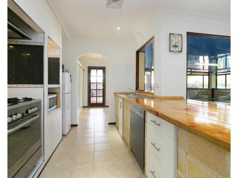 6 Harvey Close, Gosnells WA 6110