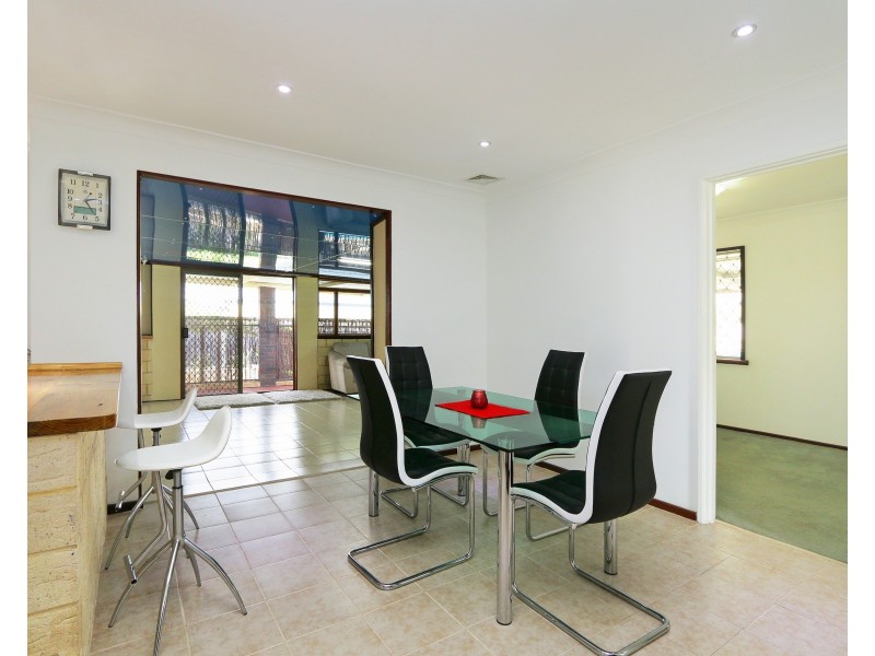 6 Harvey Close, Gosnells WA 6110