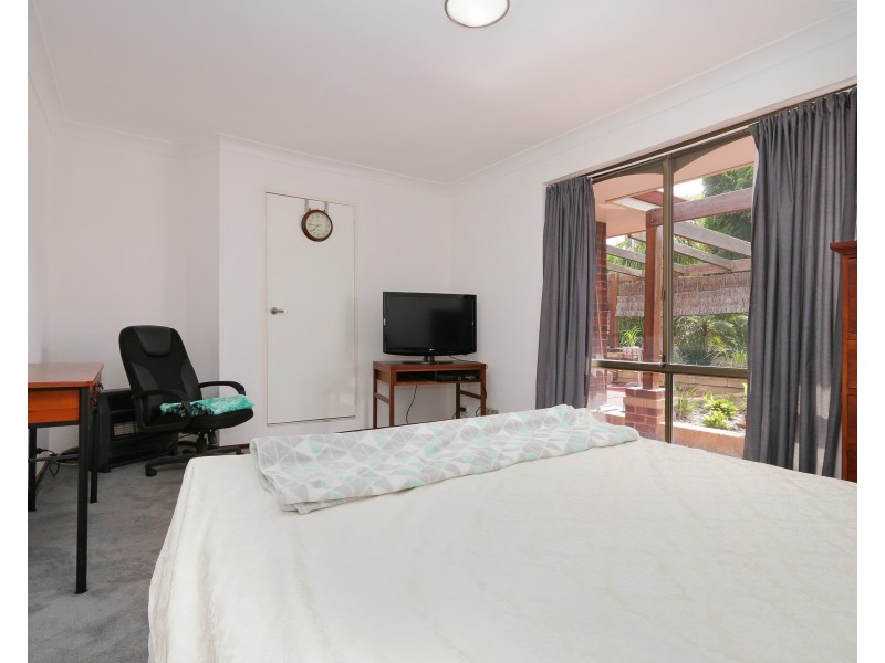 6 Harvey Close, Gosnells WA 6110