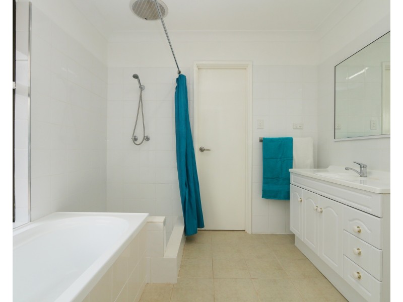 6 Harvey Close, Gosnells WA 6110