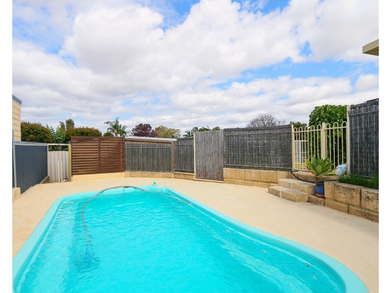 6 Harvey Close, Gosnells WA 6110