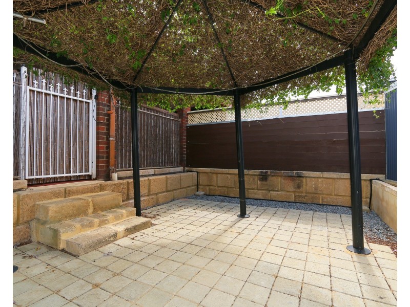 6 Harvey Close, Gosnells WA 6110