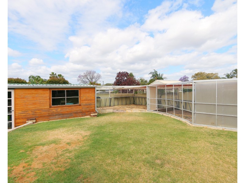 6 Harvey Close, Gosnells WA 6110