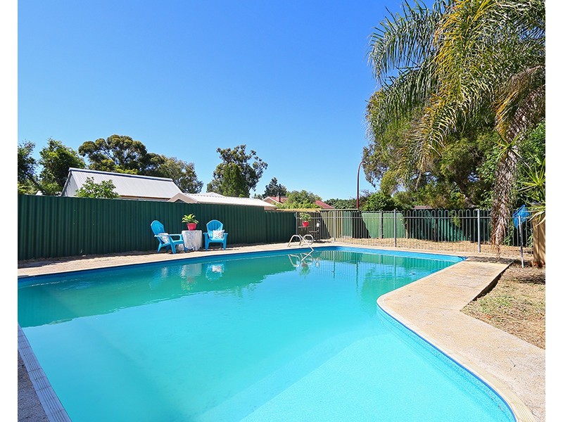 8 Mills Road West, Martin WA 6110