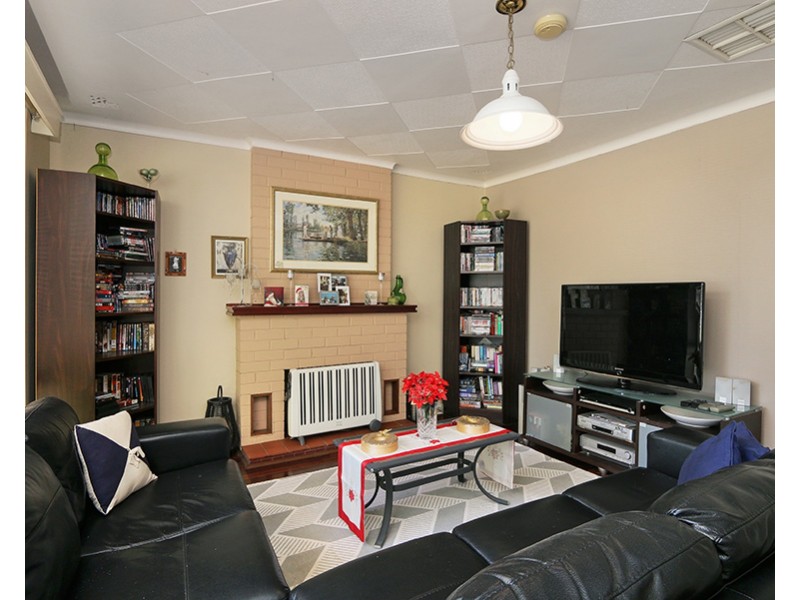 8 Mills Road West, Martin WA 6110