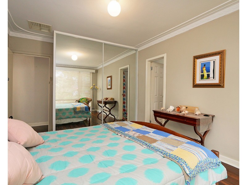8 Mills Road West, Martin WA 6110