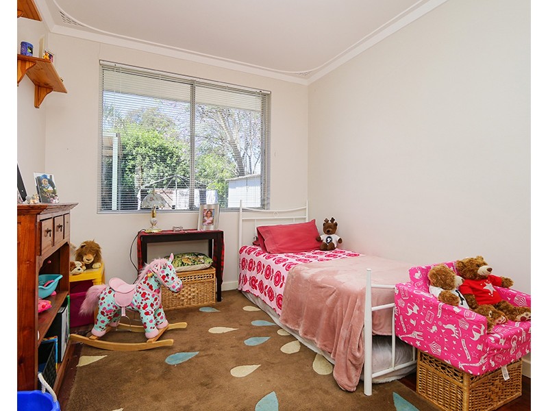 8 Mills Road West, Martin WA 6110