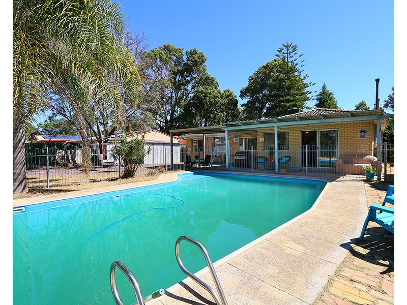 8 Mills Road West, Martin WA 6110